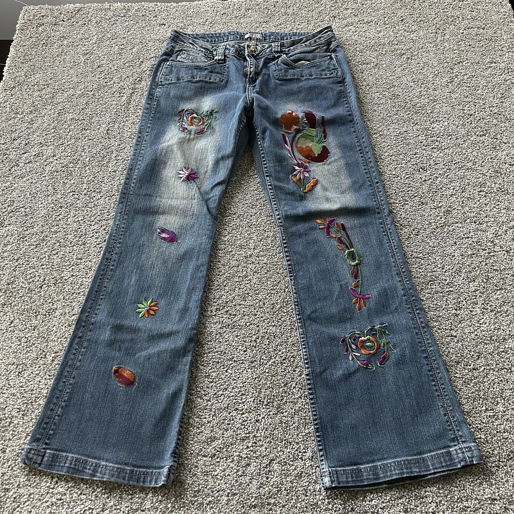 STYLE Jeans Womens 10 Blue Bootcut Denim Floral Embroidered Bird Pockets Casual